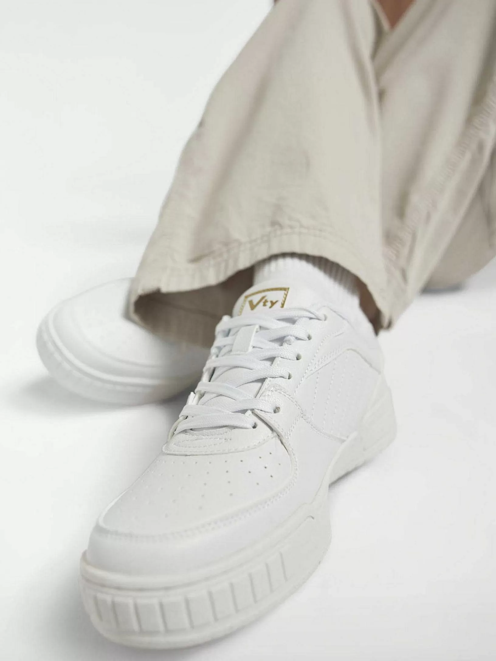 Ladies Graceland White Sneaker